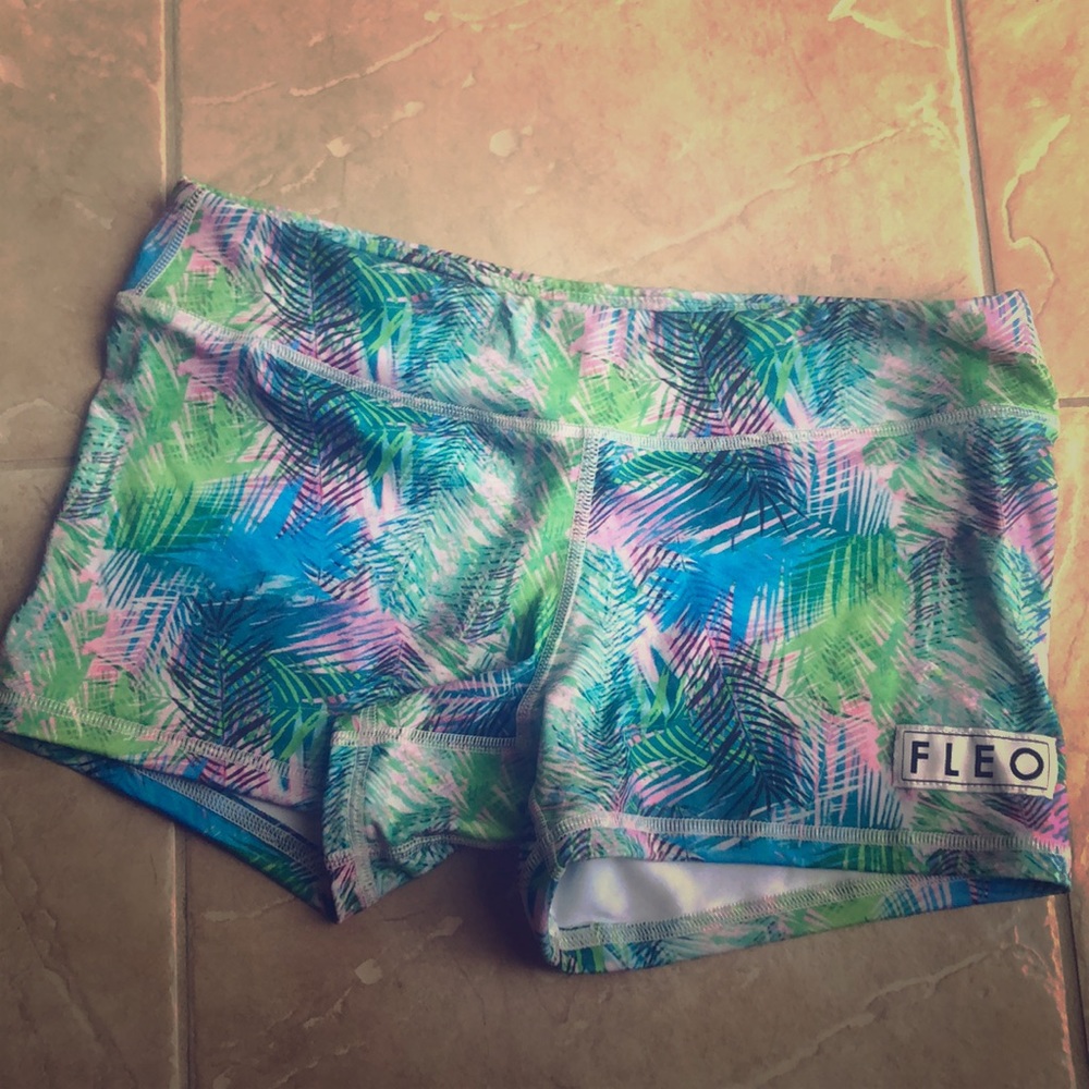 Fleo palm shorts